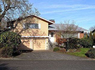 3217 SW Ridge Dr, Portland, OR 97219