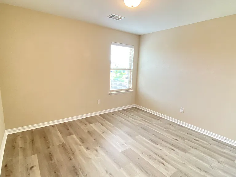 6224 Heron Dr — Photo 13