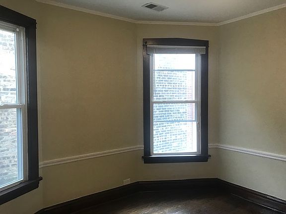 5th image of 1041 N Lawler Ave #2