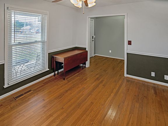 4th image of 215 Bordeaux Ct