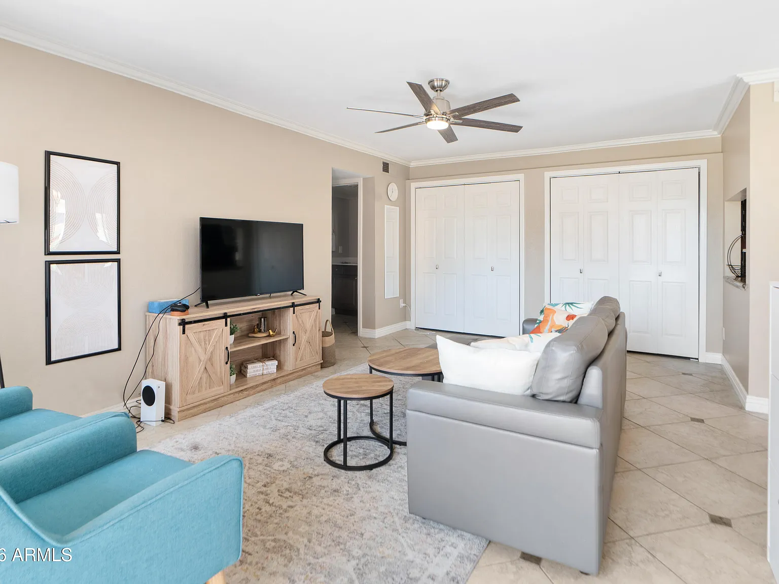 1 bed, 1.0 bath, 725 sqft, $1,900 — Photo 3