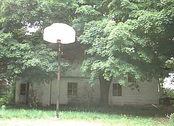 4th image of 420 Antwerp Dr