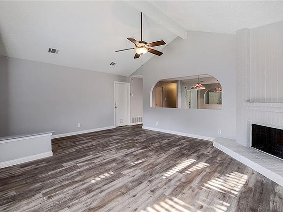 3rd image of 2704 Gettysburg Dr #A