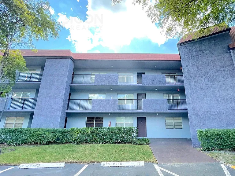 8450 Lagos De Campo Blvd #206 — Photo 14
