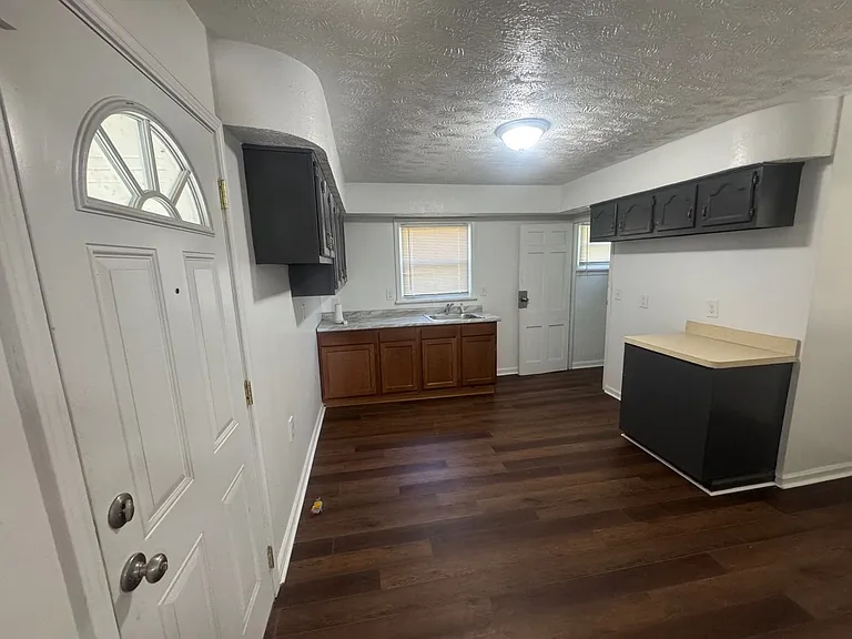 9611 Dunlap Ave — Photo 23