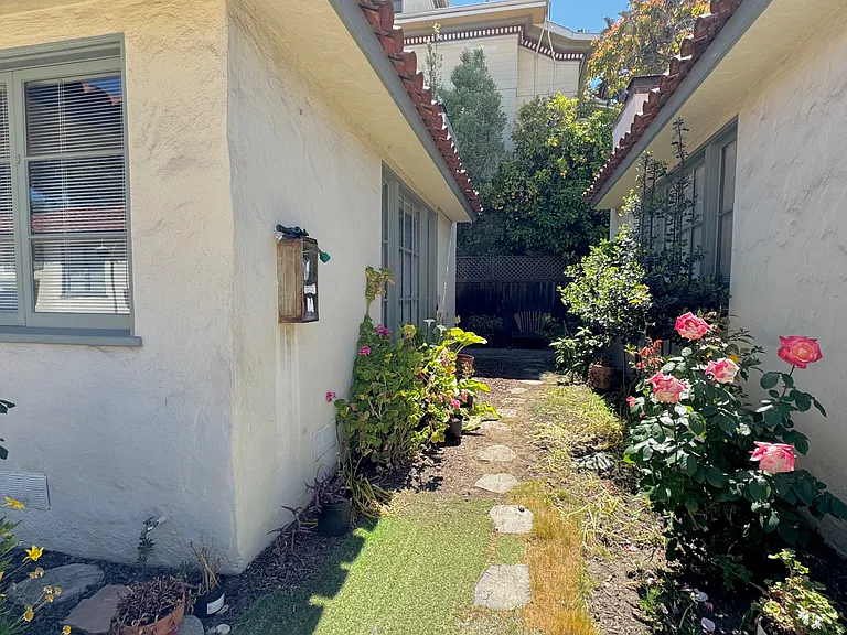 1830 Santa Clara Ave #A — Photo 3