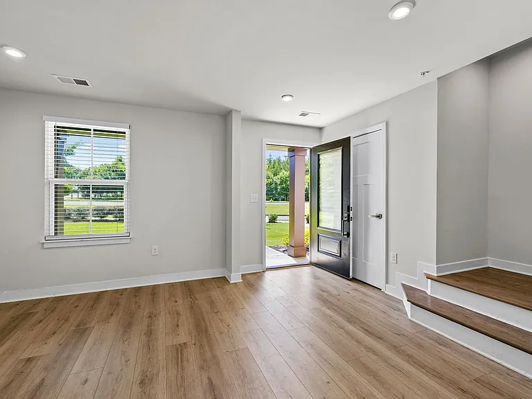 245 Climbing Ivy Cir — Photo 19