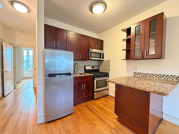 3rd image of 1077 Bay Ridge Pkwy