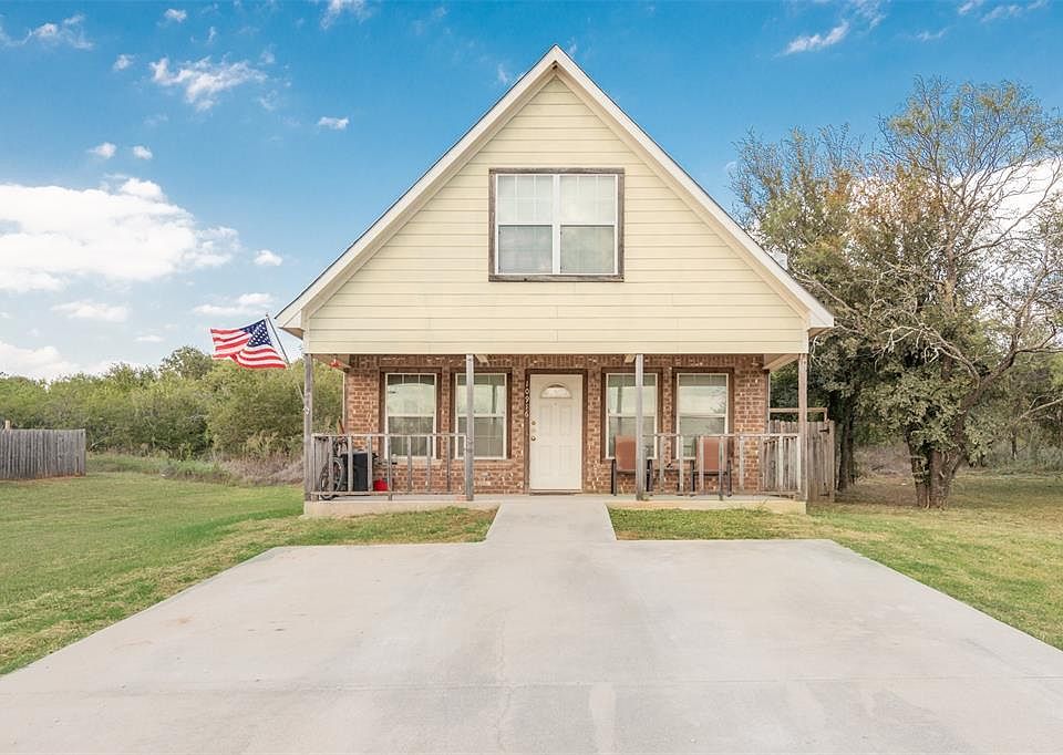 1st image of 10915 Shady Oaks Dr