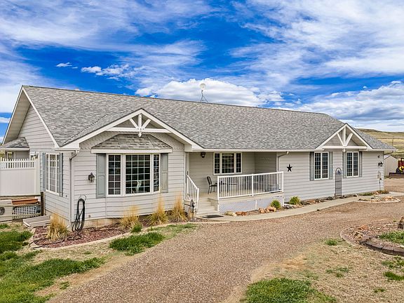 3rd image of 47 Caragana Dr