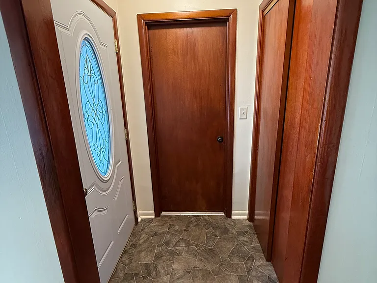 234 Lincoln St — Photo 3