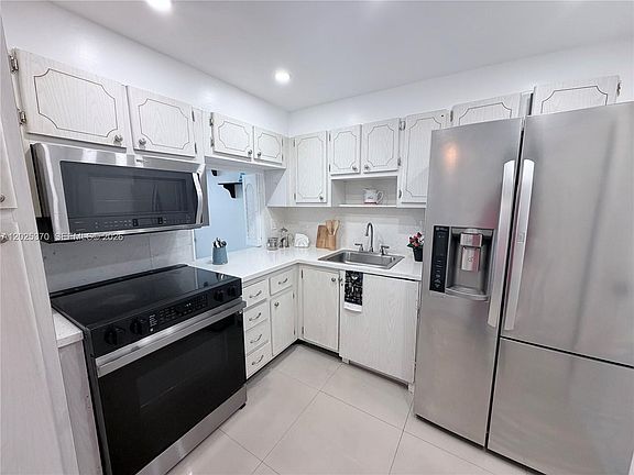 5th image of 1825 S Ocean Dr APT 611