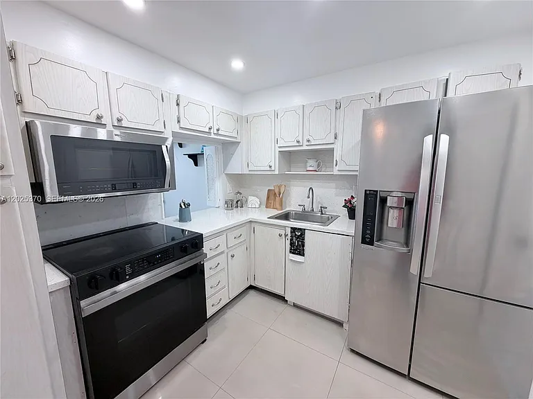 1825 S Ocean Dr #611 — Photo 5