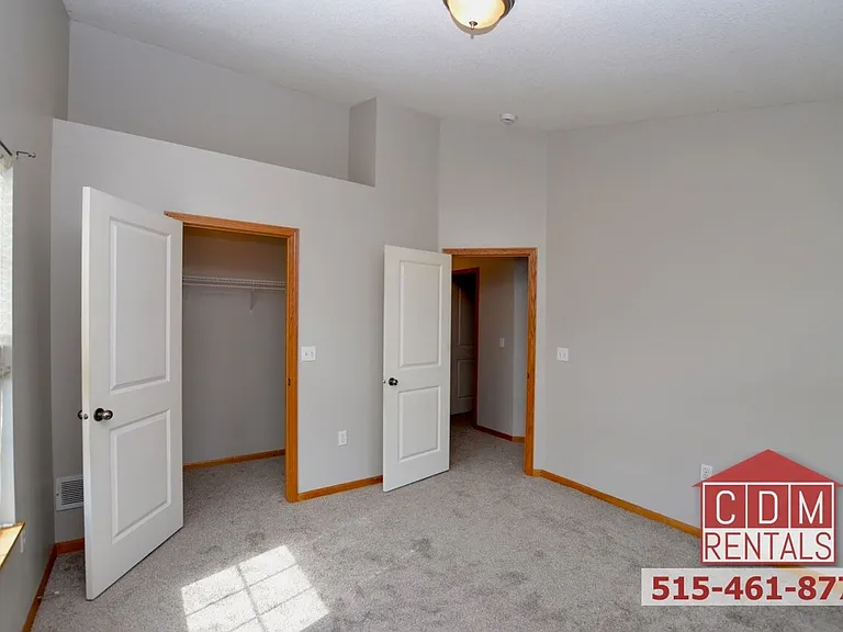 293 NE Basswood — Photo 11
