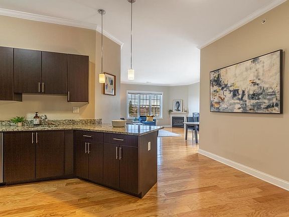 5th image of 130 Tremont St #401