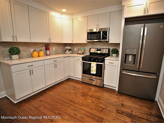 4th image of 733 Weehawken Avenue