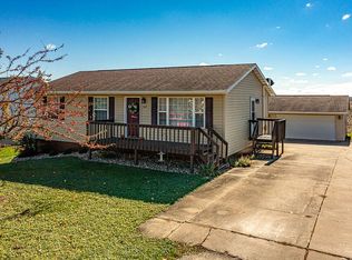 507 Moore St, Urbana, IA 52345