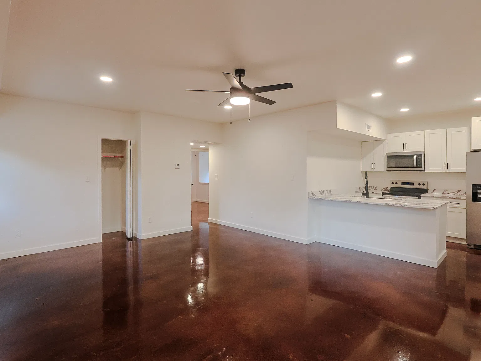 3 bed, 1150 sqft, $1,825 — Photo 1
