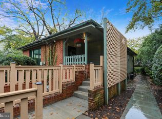 810 Davis Ave, Takoma Park, MD 20912