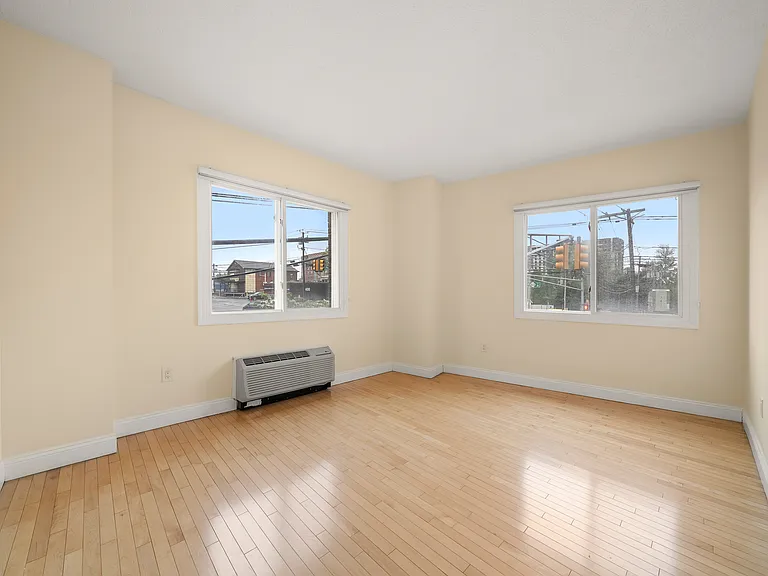 399 11th St #206 — Photo 23