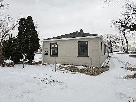 2nd image of 3822 Melville Ave #1