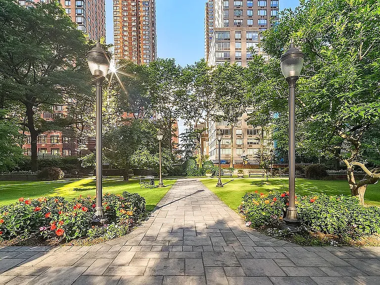 345 W 58th St #10TS — Photo 12