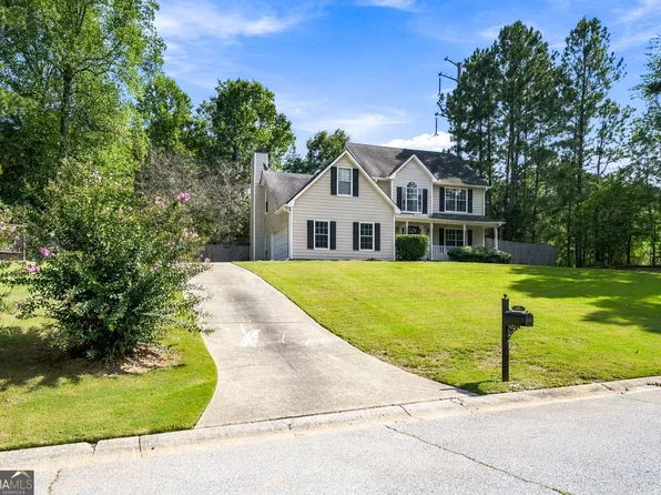 4090 Lake Dr, Loganville, GA 30052