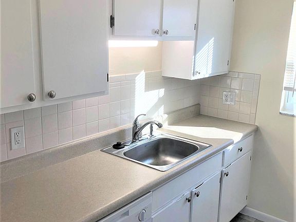 2nd image of 150 41st Ave N APT 407