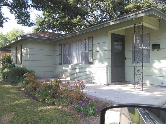 3rd image of 1810 Linda Ln