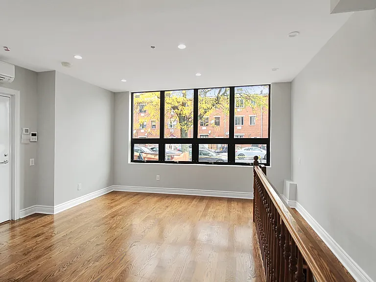 948 Herkimer St #1A — Photo 4