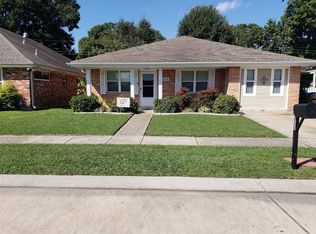 2220 Charles Dr, Chalmette, LA 70043