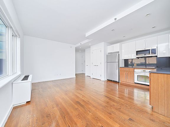 5th image of 1209 Dekalb Ave APT 108
