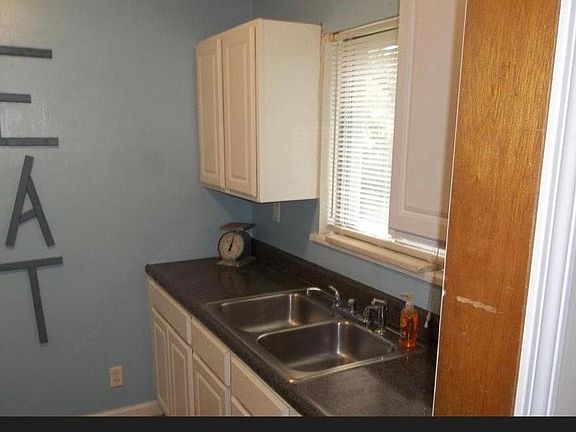5th image of 160 Chickamauga Ave