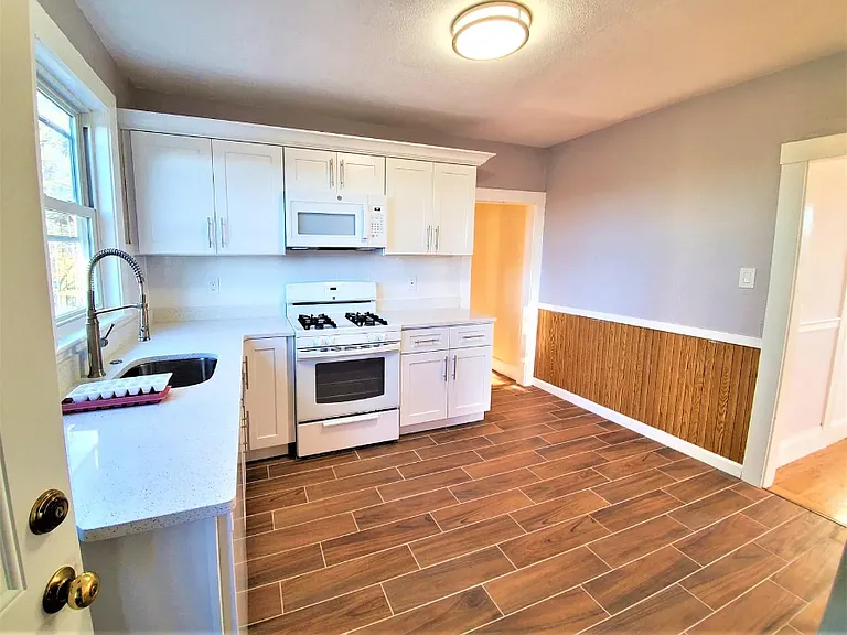 39 Waterhouse St #3 — Photo 9