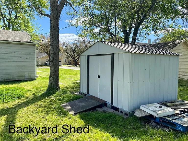 508 College St — Photo 16