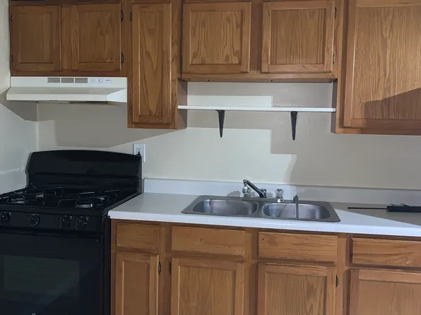 2812 Elisha Ave APT 3, Zion, IL 60099
