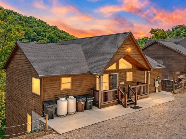 126 Blue Water Ln, La Follette, TN 37766