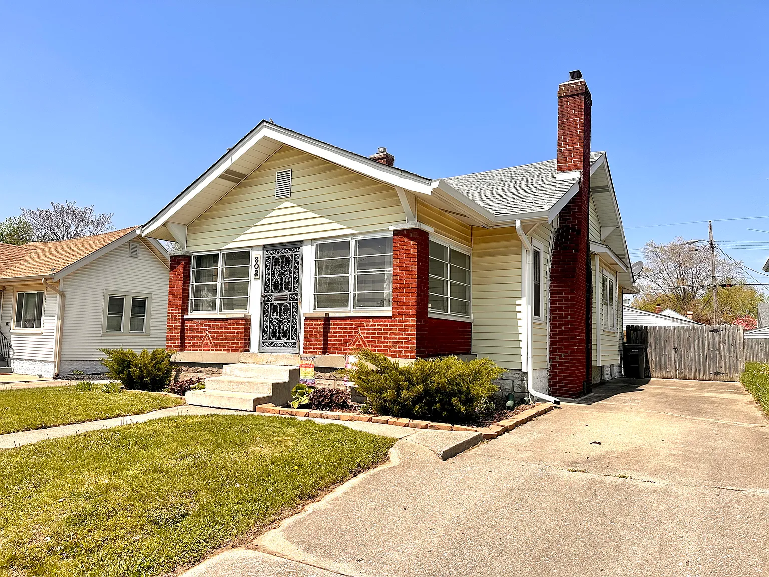 802 E Yoke St photo 1