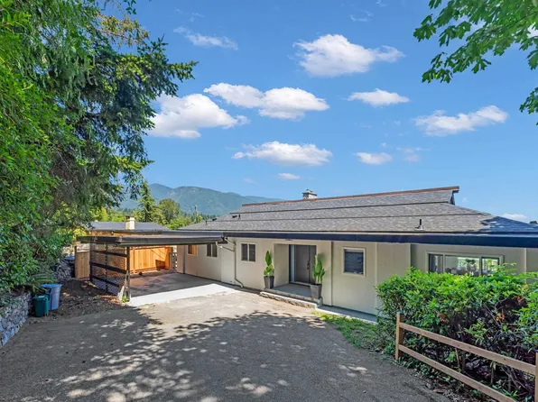 818 Younette Dr, West Vancouver, BC V7T 1S9