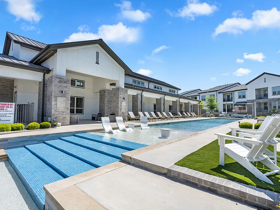 Aven Ridge apartments community photo
