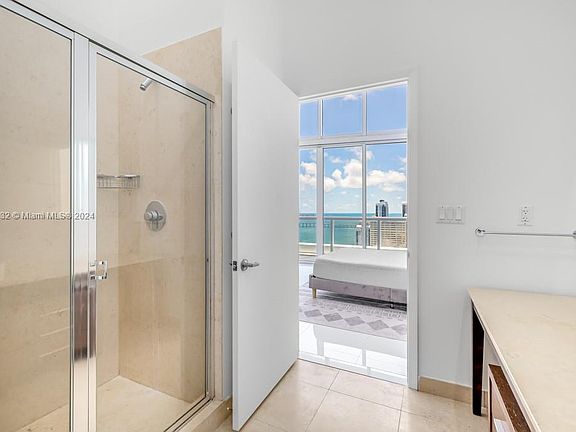 4th image of 495 Brickell Ave #4-5-T2