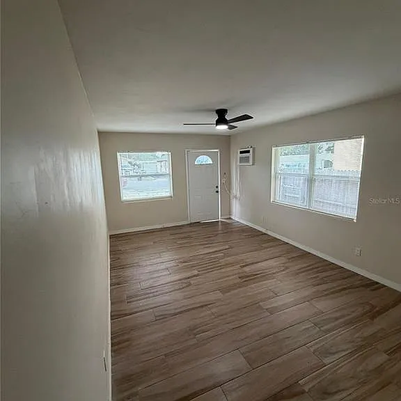 1458 Grove St — Photo 8