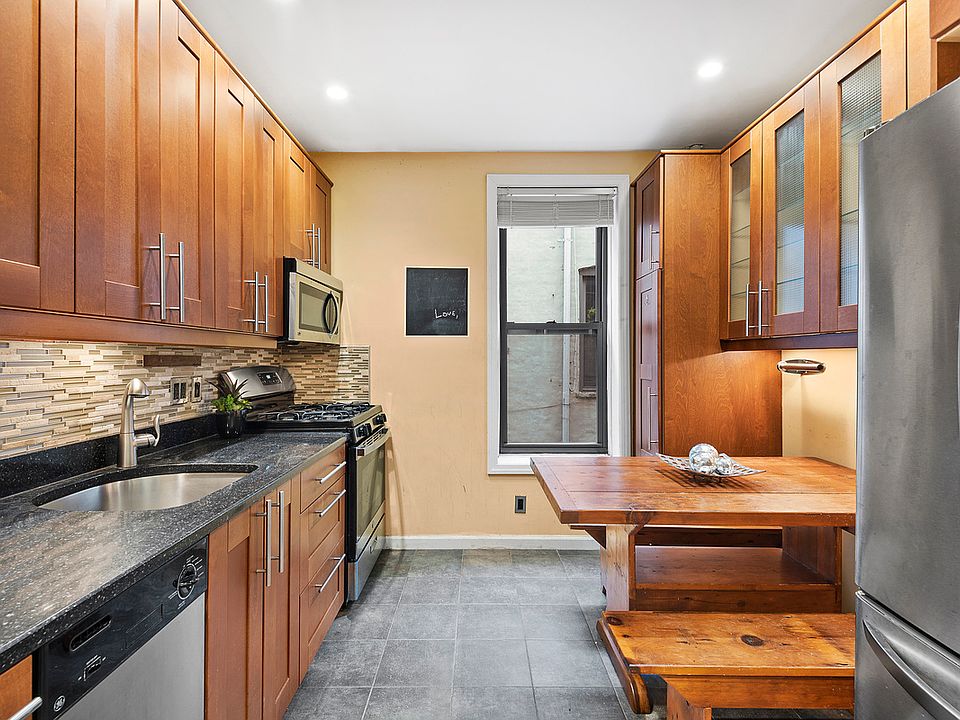 1st image of 365 Saint Johns Pl APT I