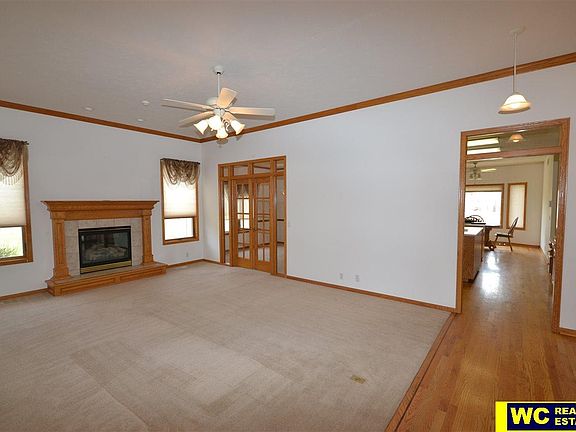 5th image of 916 Woodland Ave
