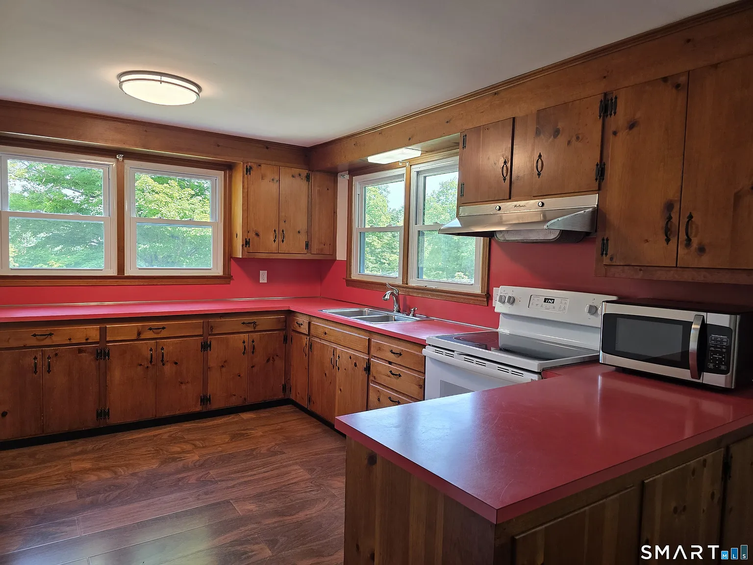 3 bed, 1.5 bath, 1440 sqft, $2,750 — Photo 3