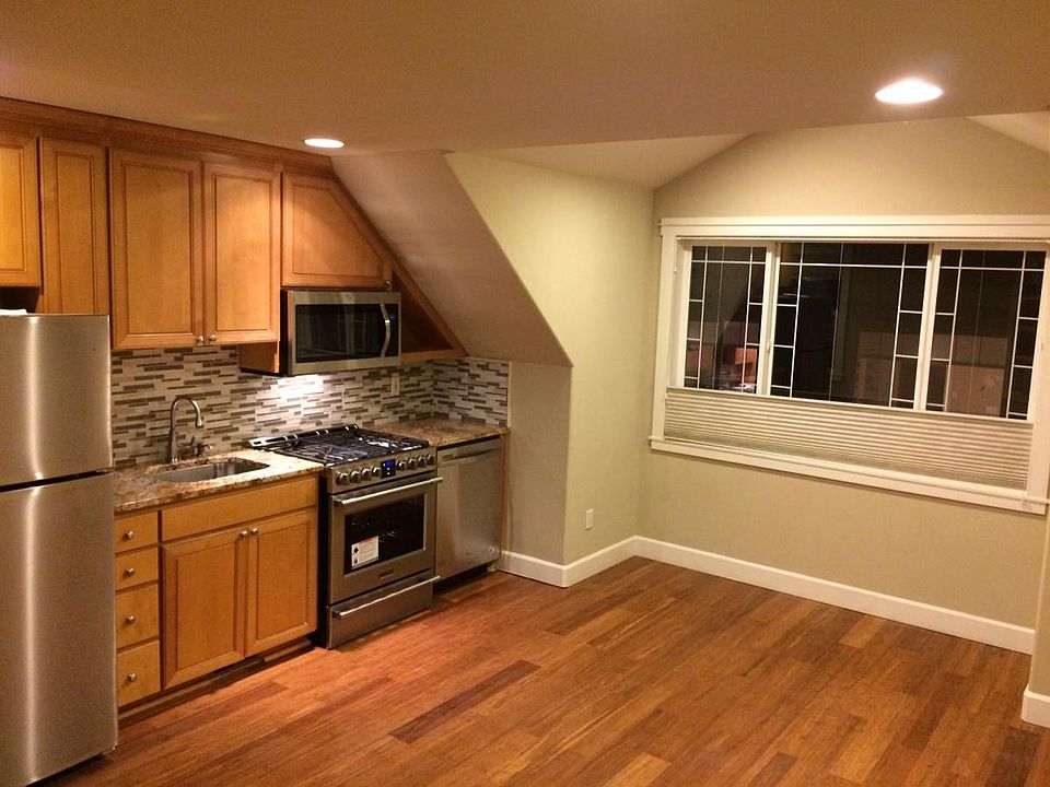 1st image of 506 1st St #B