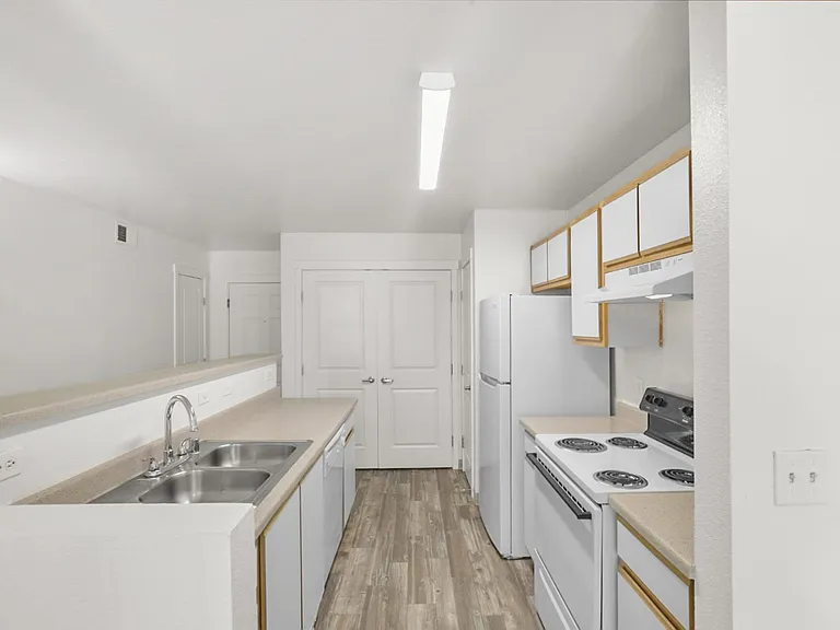 La Cantera Senior Apartments — Photo 4