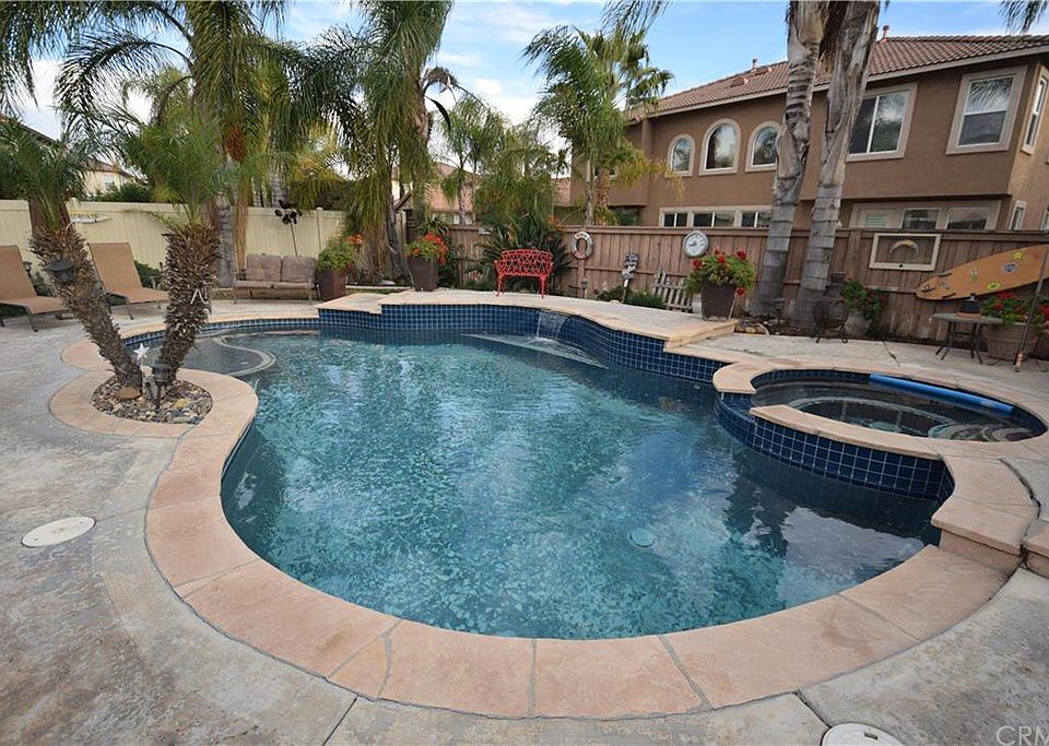 1st image of 29285 Oakmont Ct