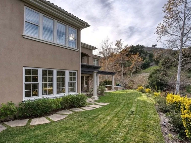 26755 Provence Dr — Photo 4