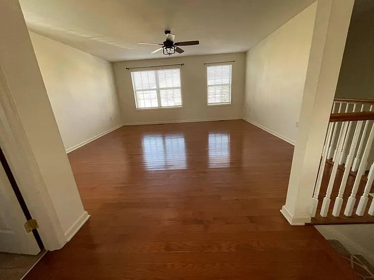 6250 Galleon Dr — Photo 2